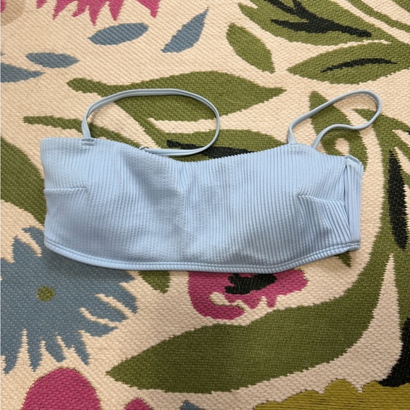 Hollister Swimsuit Top - Picture 1 of 1